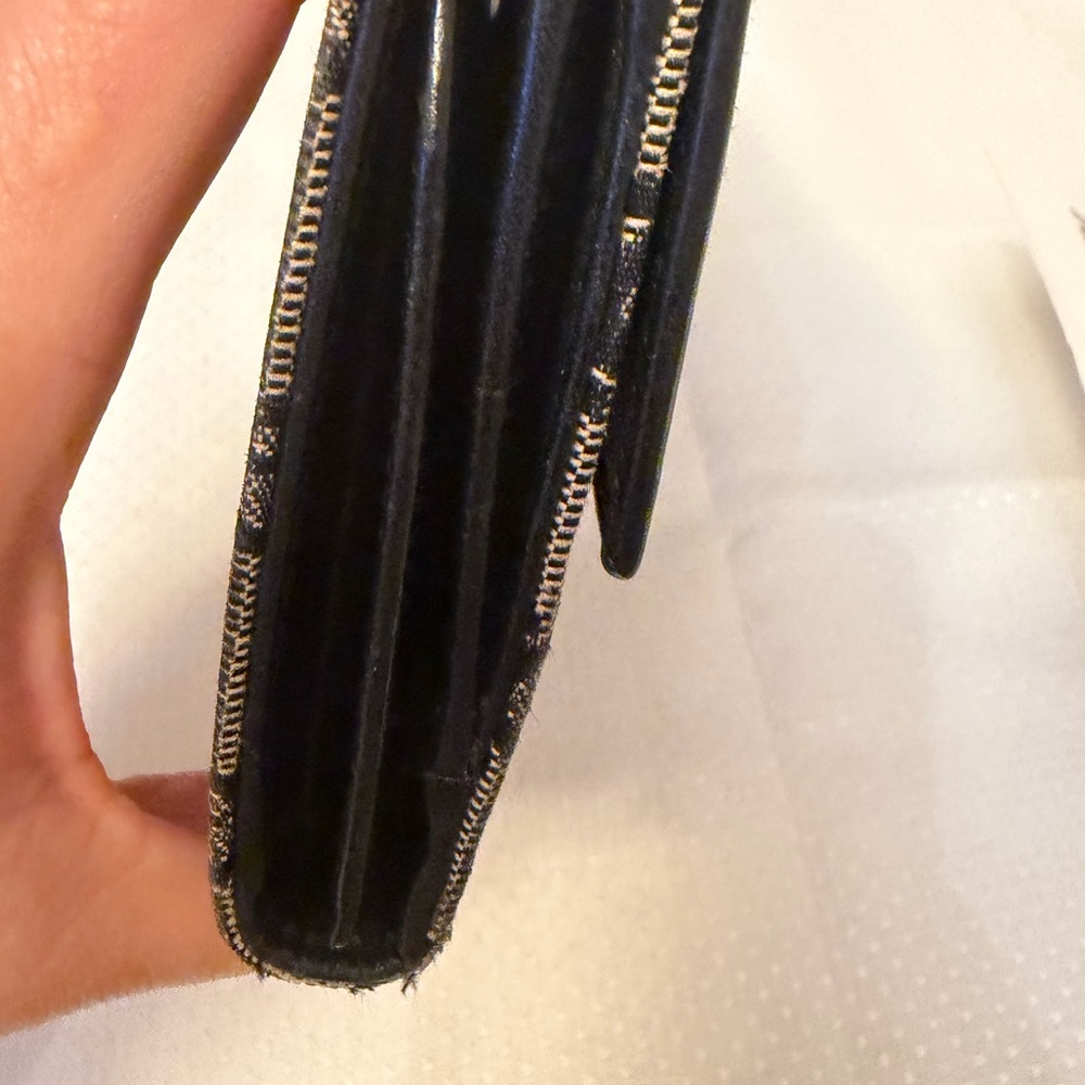 Gucci Beige and Black Monogram with Gold Hardware Wallet - Picture 9 of 11